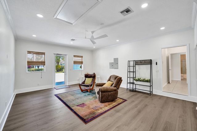 5970 SW 55th Street, Davie, FL 33314