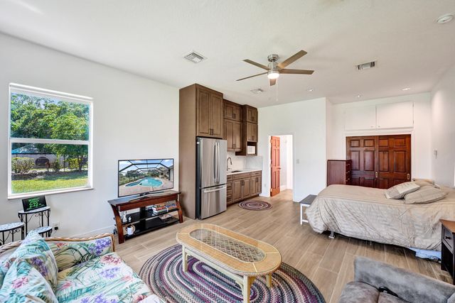 5970 SW 55th Street, Davie, FL 33314