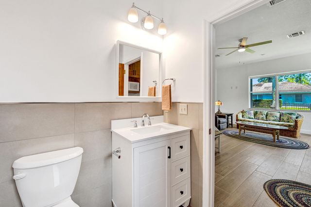 5970 SW 55th Street, Davie, FL 33314