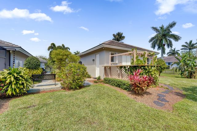 5970 SW 55th Street, Davie, FL 33314
