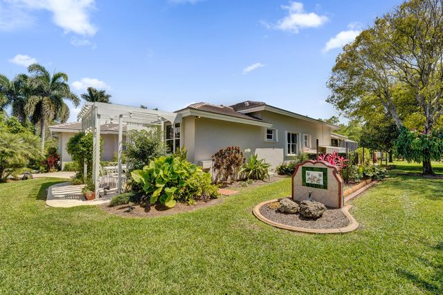 5970 SW 55th Street, Davie, FL 33314