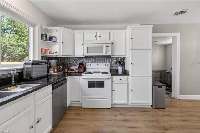 4621 Haywood DR, Portsmouth, VA 23703