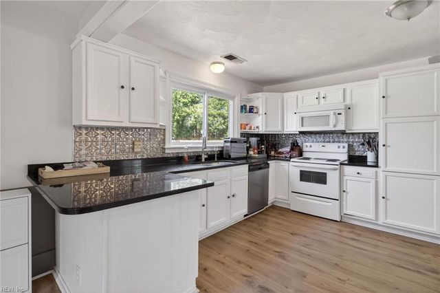 4621 Haywood DR, Portsmouth, VA 23703