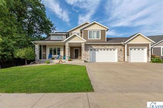 317 Oak Marsh Drive, Mankato, MN 56001