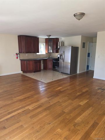 195-25 Woodhull Avenue 2nd fl, Hollis, NY 11423