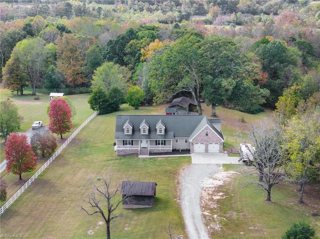 373 Luna Lane, Clemmons, NC 27012