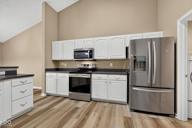 7955 Bent Willow Drive, Indianapolis, IN 46239