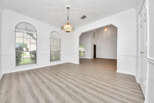 4423 Tree Line Drive, Pasadena, TX 77505