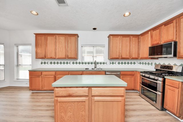 4423 Tree Line Drive, Pasadena, TX 77505