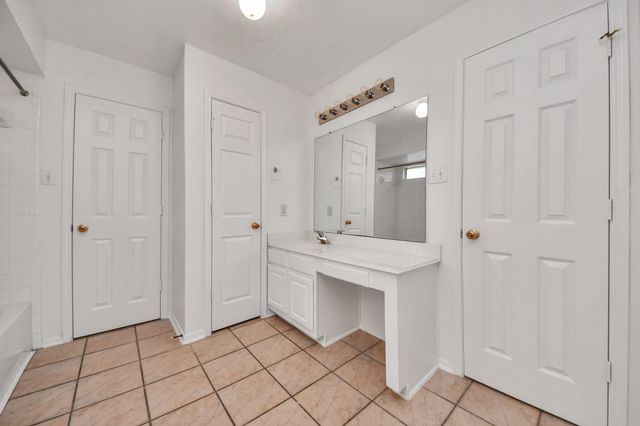 4423 Tree Line Drive, Pasadena, TX 77505