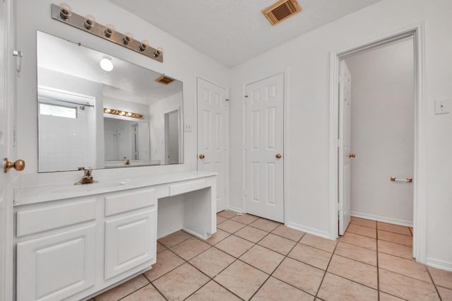 4423 Tree Line Drive, Pasadena, TX 77505