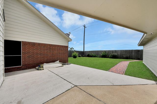 4423 Tree Line Drive, Pasadena, TX 77505