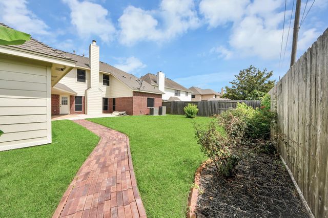 4423 Tree Line Drive, Pasadena, TX 77505