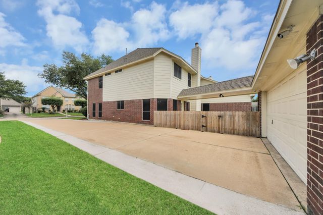 4423 Tree Line Drive, Pasadena, TX 77505