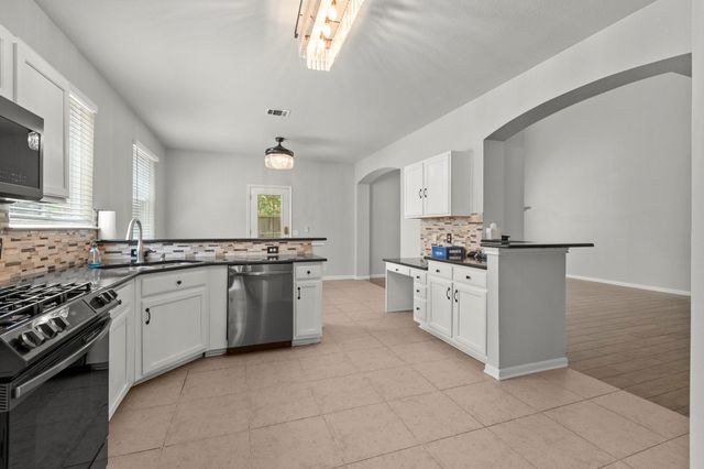 1100 Vanderbilt CIR, Pflugerville, TX 78660