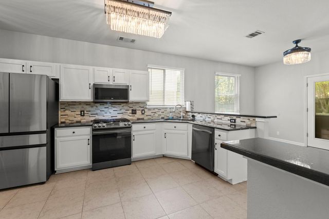 1100 Vanderbilt CIR, Pflugerville, TX 78660