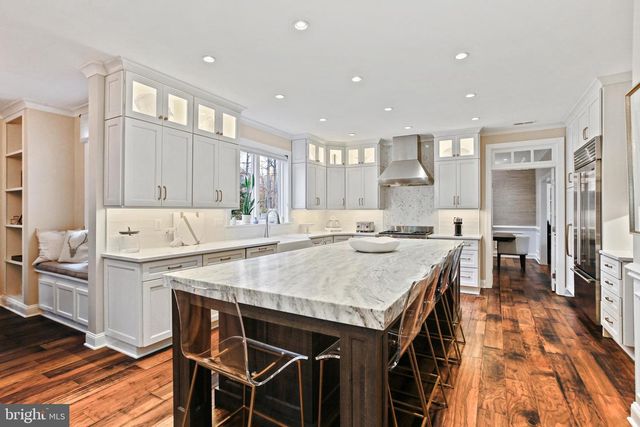 1110 ROUND PEBBLE LN, Reston, VA 20194