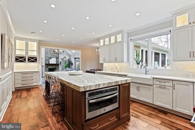 1110 ROUND PEBBLE LN, Reston, VA 20194