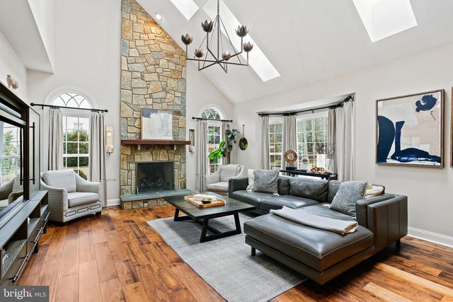 1110 ROUND PEBBLE LN, Reston, VA 20194