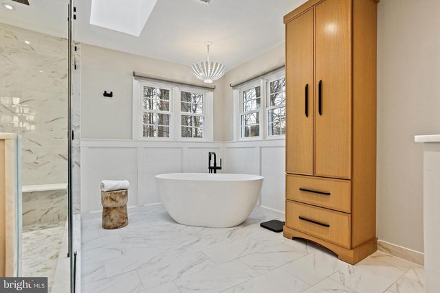 1110 ROUND PEBBLE LN, Reston, VA 20194