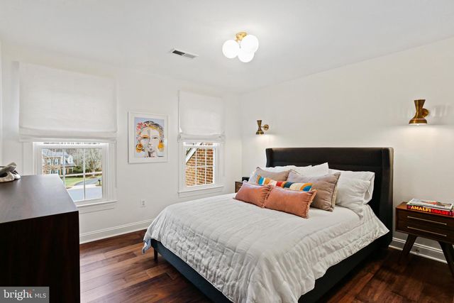 1110 ROUND PEBBLE LN, Reston, VA 20194