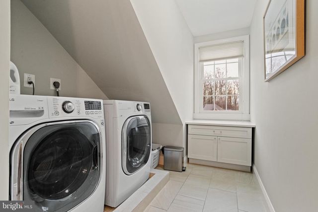 1110 ROUND PEBBLE LN, Reston, VA 20194