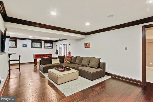 1110 ROUND PEBBLE LN, Reston, VA 20194