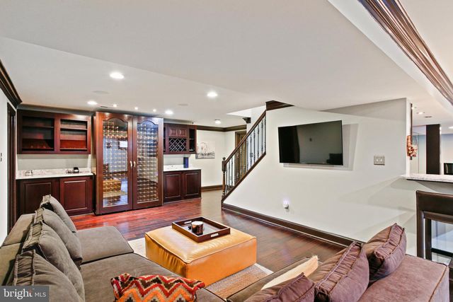 1110 ROUND PEBBLE LN, Reston, VA 20194