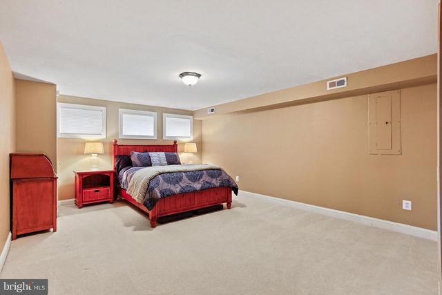 1110 ROUND PEBBLE LN, Reston, VA 20194