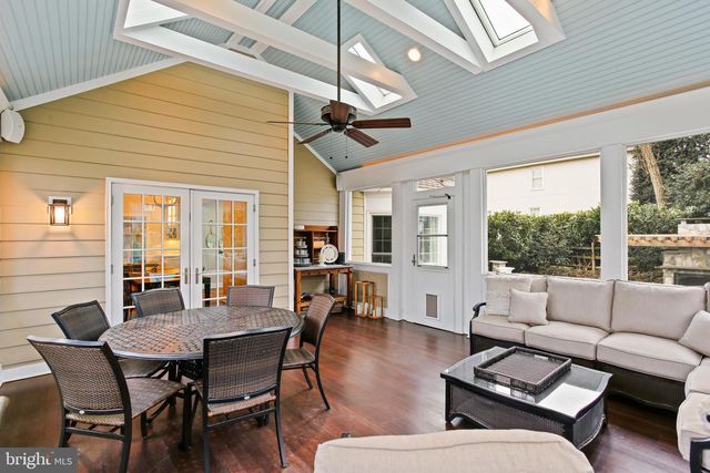 1110 ROUND PEBBLE LN, Reston, VA 20194