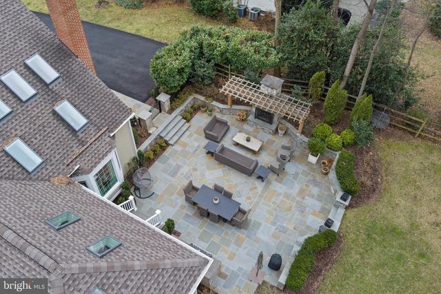 1110 ROUND PEBBLE LN, Reston, VA 20194