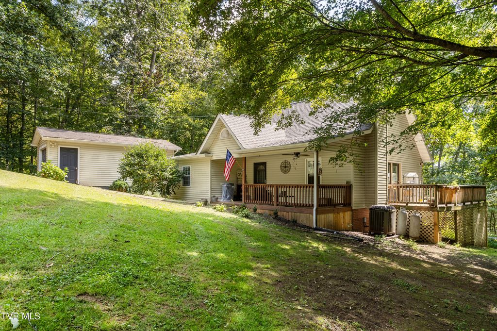 16131 Pocahontas Trail, Meadowview, VA 24361