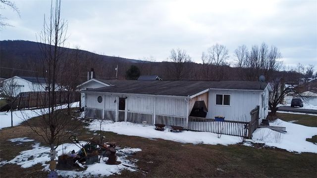 409 Oak St, North Union Twp, PA 15445