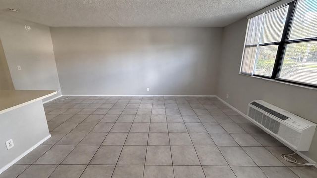 2501 RIVERSIDE Drive 118-A, Coral Springs, FL 33065