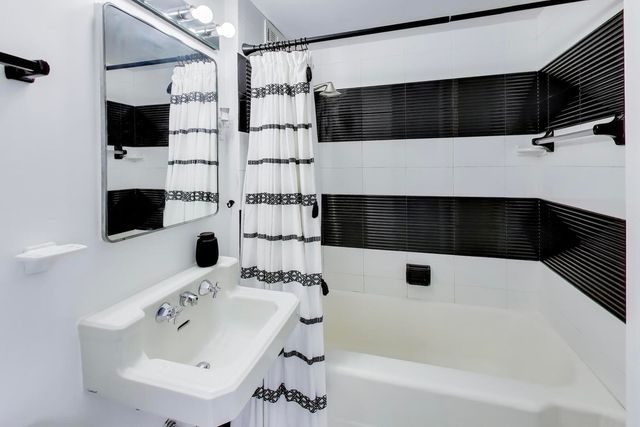 5050 S East End Avenue 9C, Chicago, IL 60615