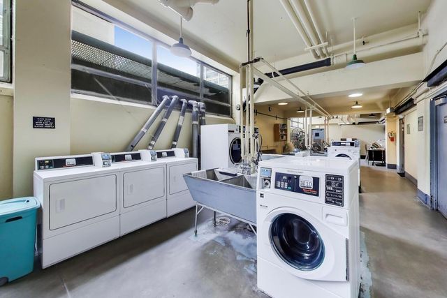 5050 S East End Avenue 9C, Chicago, IL 60615