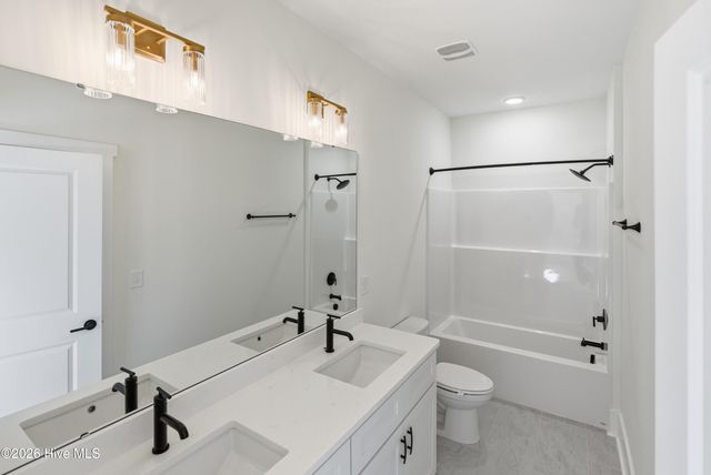 340 Spicer Lake Drive, Holly Ridge, NC 28445
