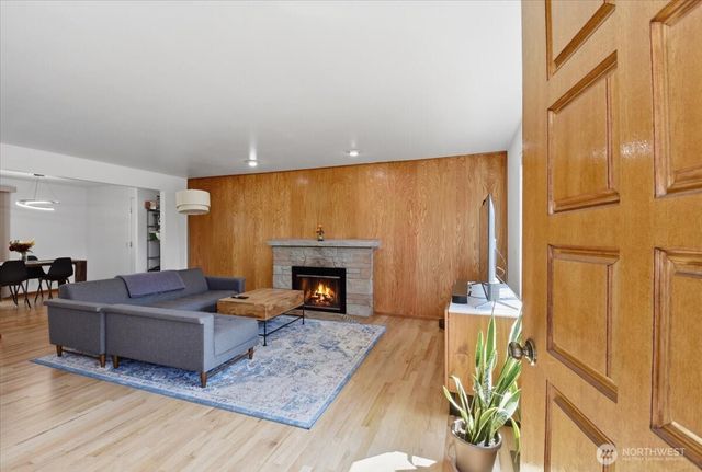 20621 78th Place W, Edmonds, WA 98026
