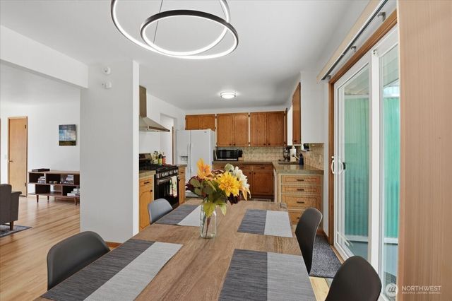 20621 78th Place W, Edmonds, WA 98026