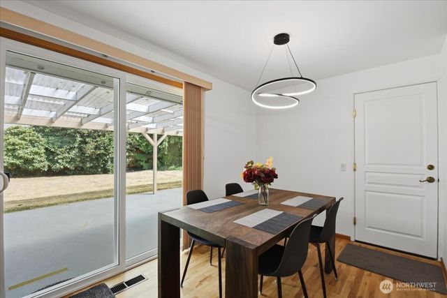 20621 78th Place W, Edmonds, WA 98026