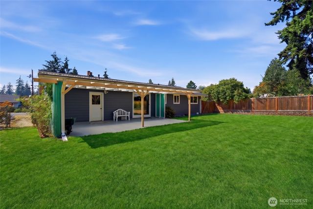 20621 78th Place W, Edmonds, WA 98026