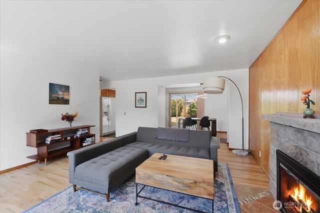 20621 78th Place W, Edmonds, WA 98026
