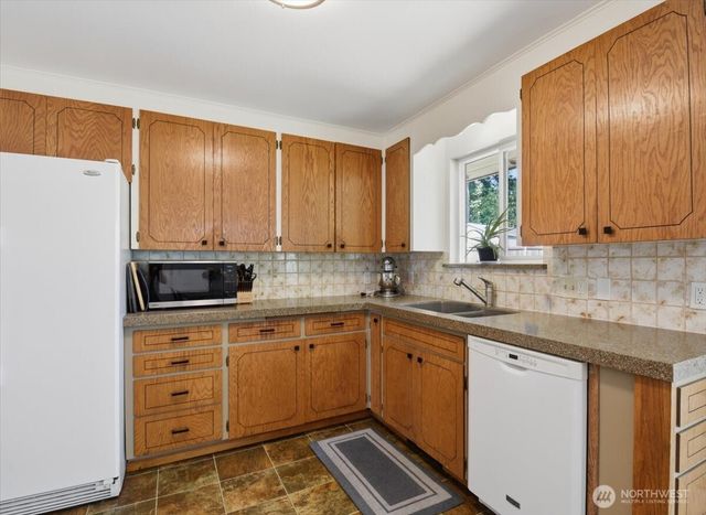 20621 78th Place W, Edmonds, WA 98026