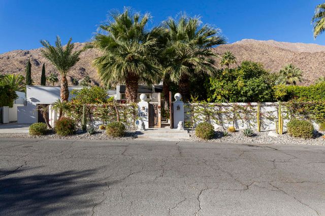1755 S Mesa Drive, Palm Springs, CA 92264