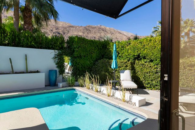 1755 S Mesa Drive, Palm Springs, CA 92264