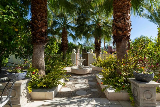 1755 S Mesa Drive, Palm Springs, CA 92264