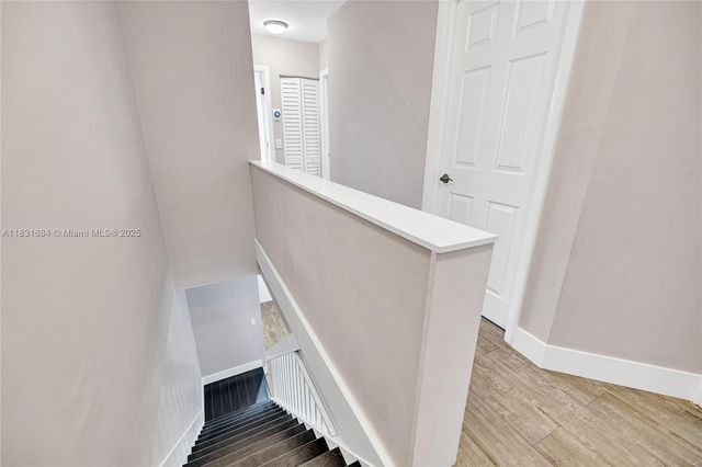 10527 NW 6th St, Pembroke Pines, FL 33026
