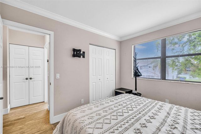 10527 NW 6th St, Pembroke Pines, FL 33026