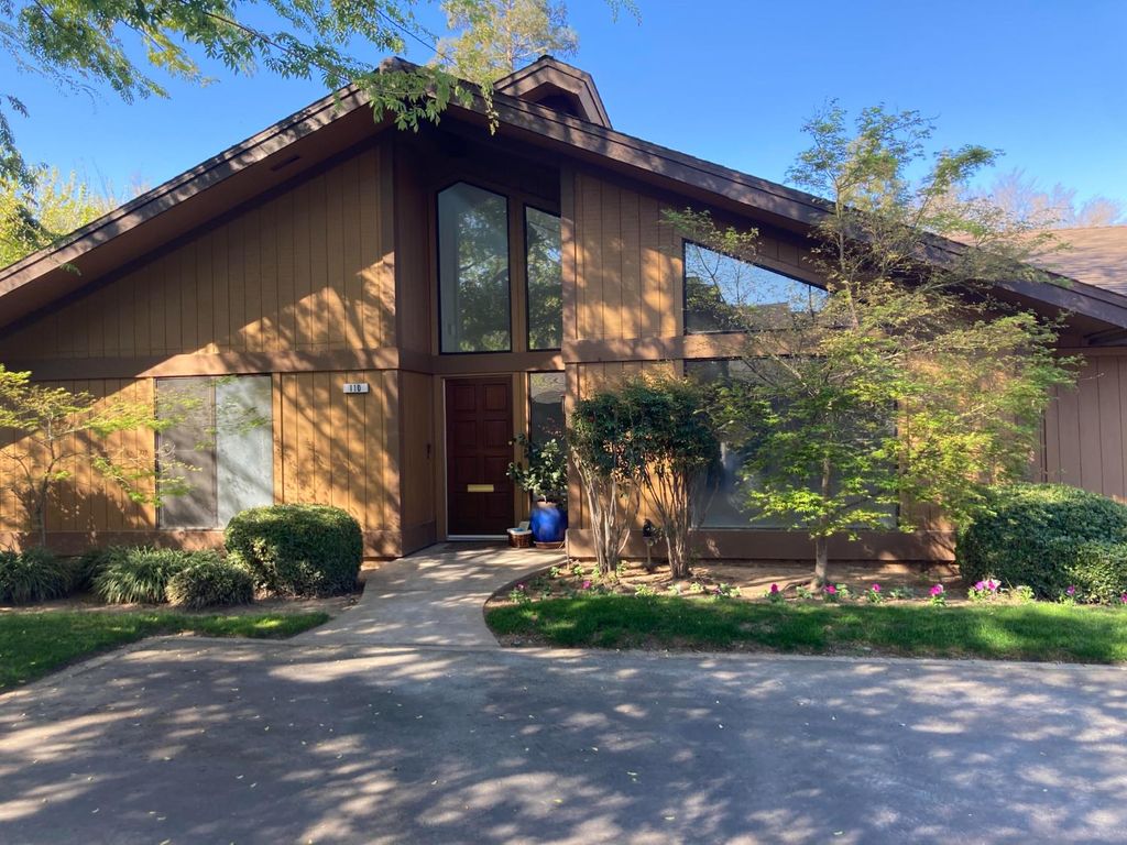 Image 1 of property listing at 6260 N Palm # 110, Fresno, CA 93704