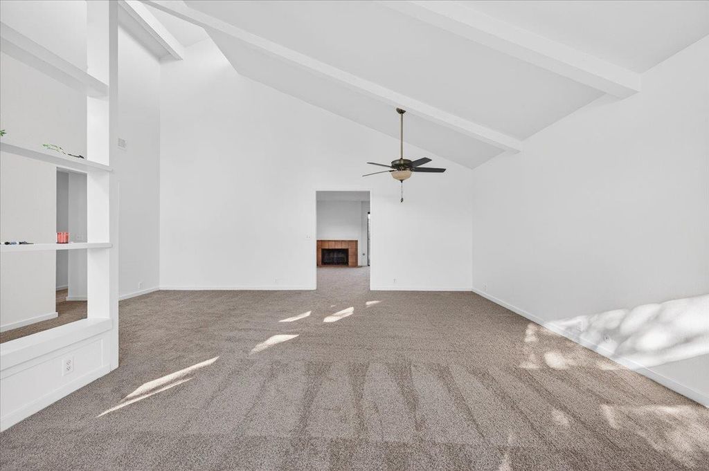 Image 14 of property listing at 6260 N Palm # 110, Fresno, CA 93704